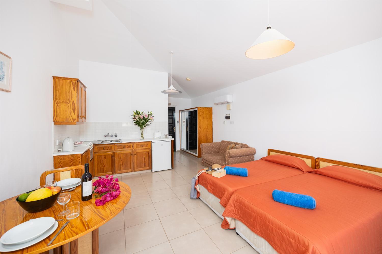 Tavros Hotel Apartments Polis Esterno foto